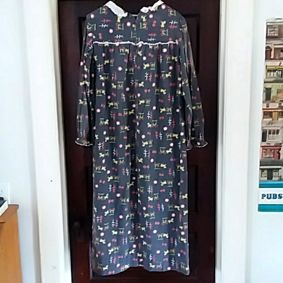 Vintage amish dress handmade buggy/carriage print - Picture 1 of 7